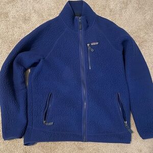 Patagonia men’s jacket in size L, bright blue